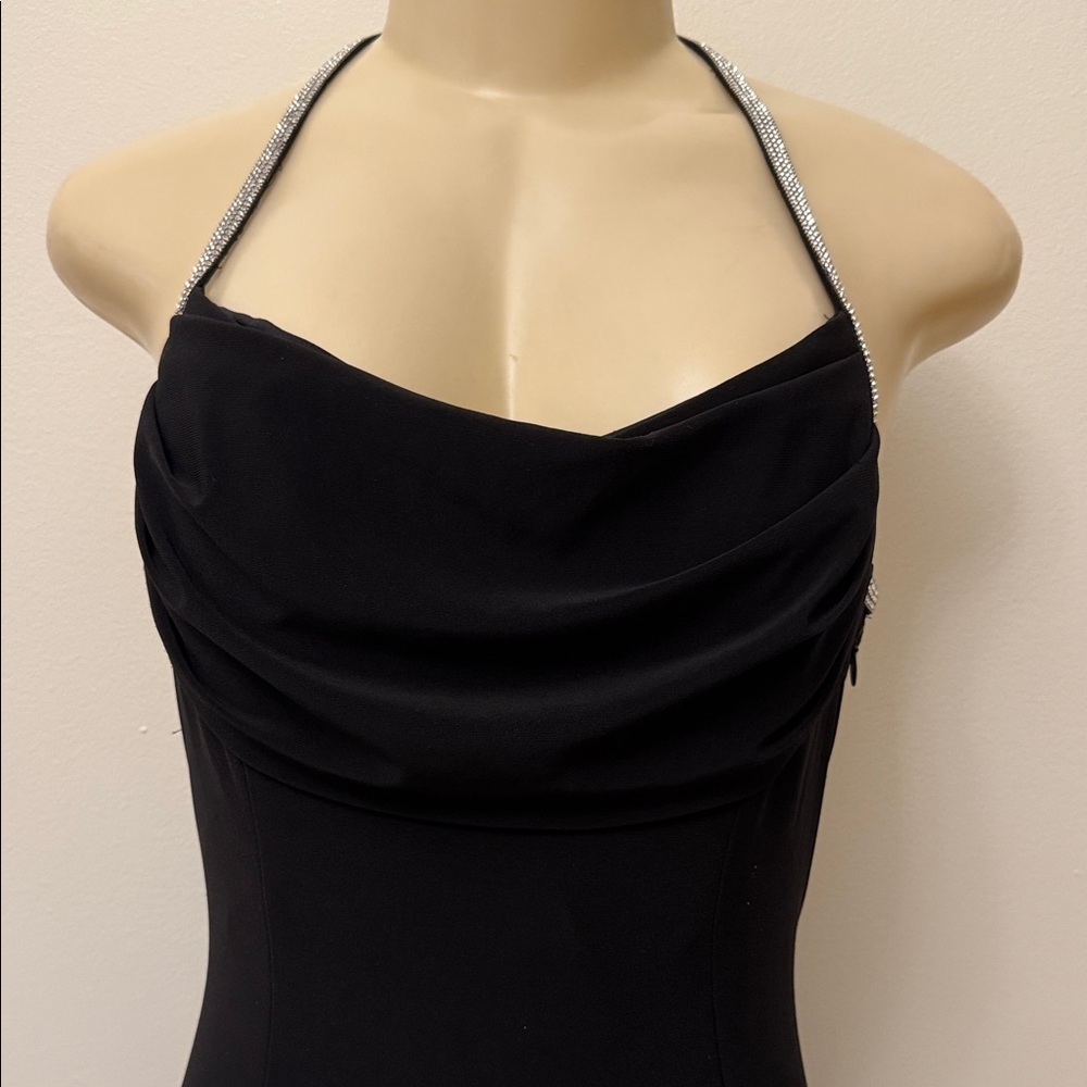 Morgan & Co. Black Floor-Length Formal Gown Size 7 - Picture 2 of 9
